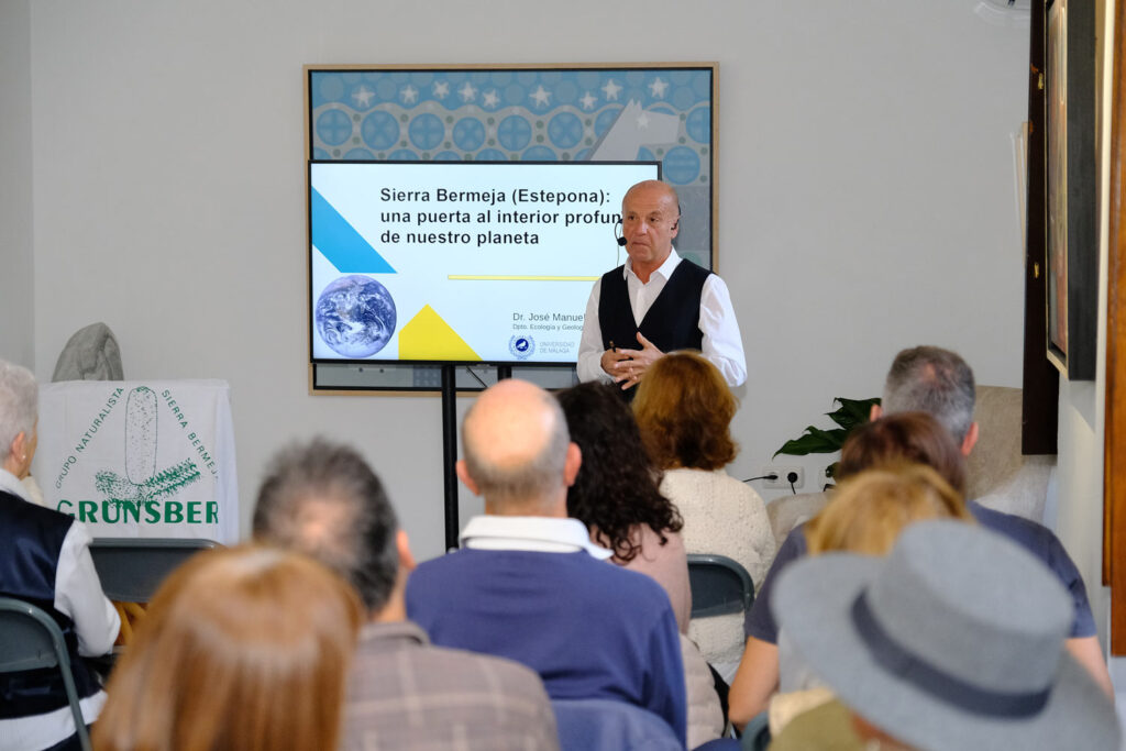 Conferencia 'Sierra Bermeja: una puerta al interior profundo del planeta', por José Manuel García Aguilar